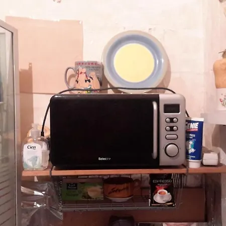 Guest house In - Nice Independent Comfortable Studio For One Guest Full Heart Of 1